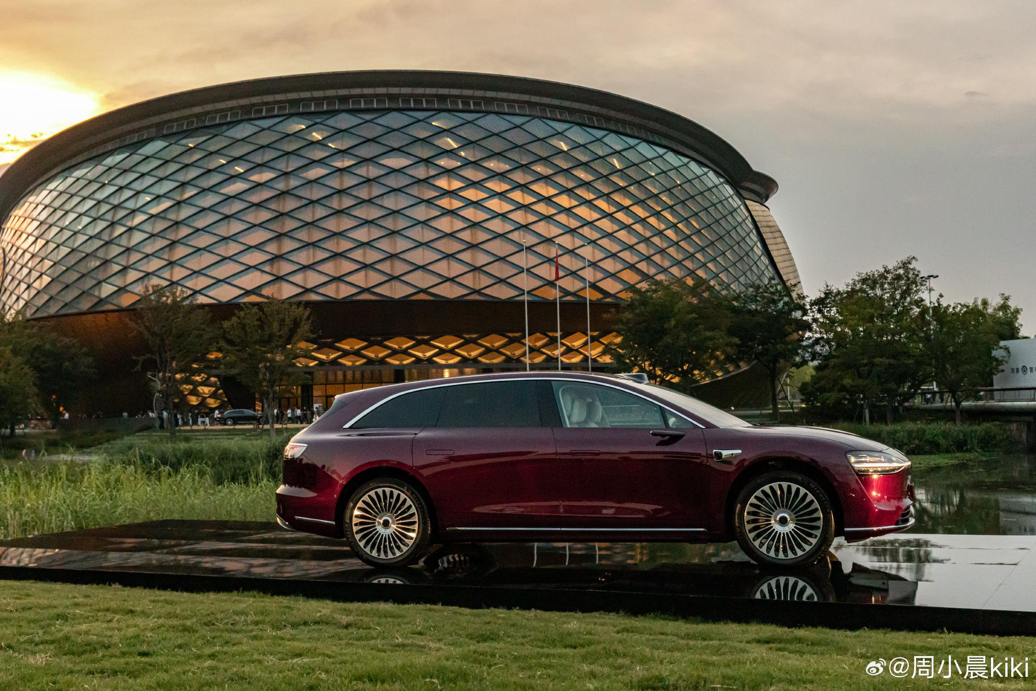 享界S9T新品发布联合中国国家地理推十条最美自驾路线