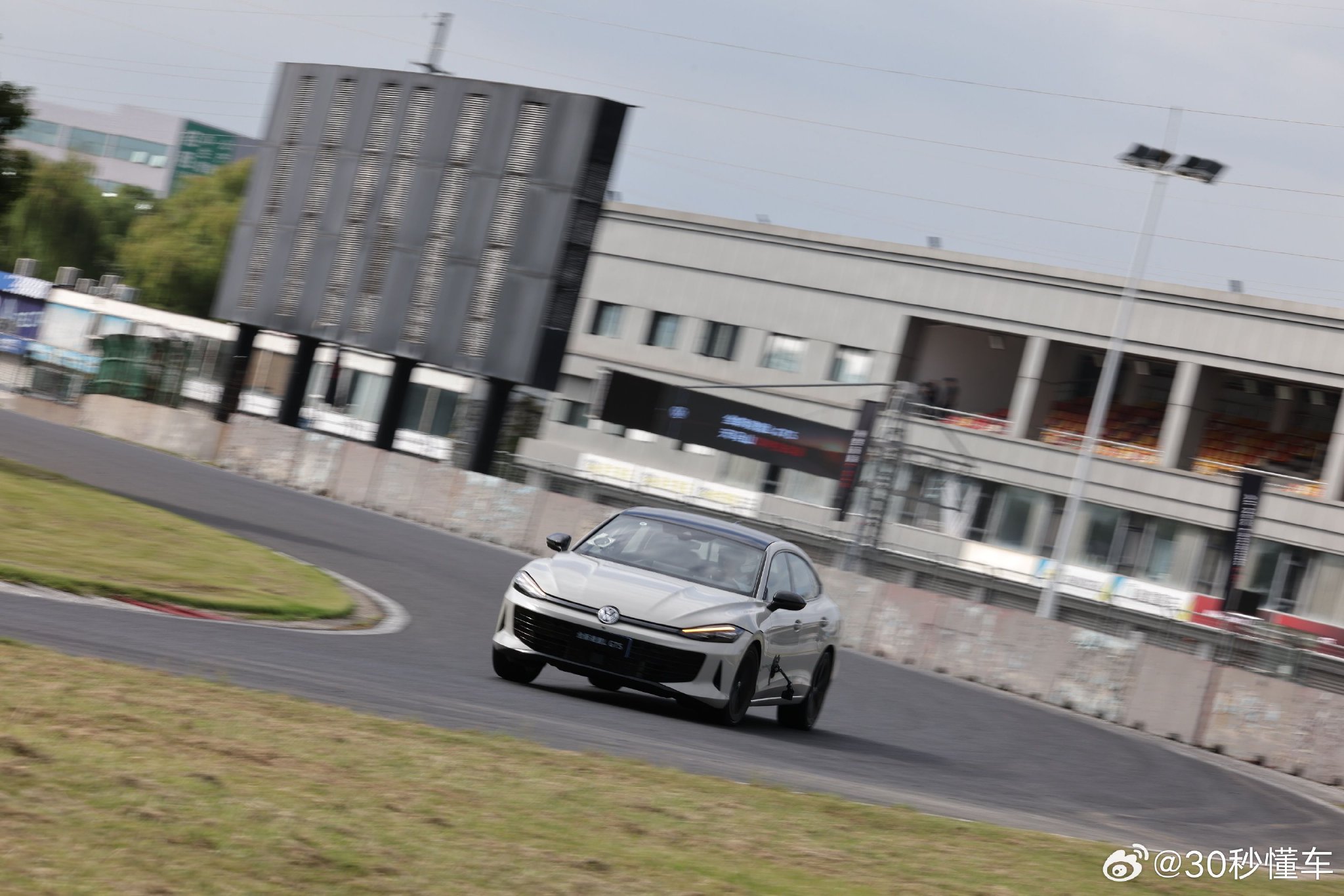 全新凌渡L GTS天马山赛道夺冠，13.99万起售