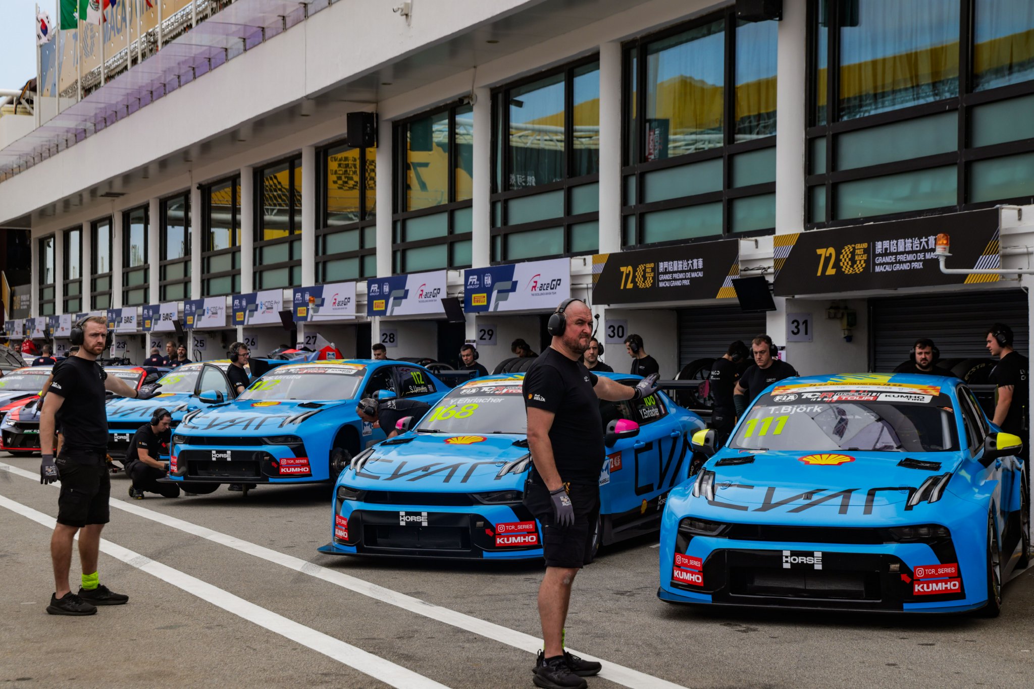 领克车队澳门东望洋赛道夺2025TCR双冠创七年九冠传奇