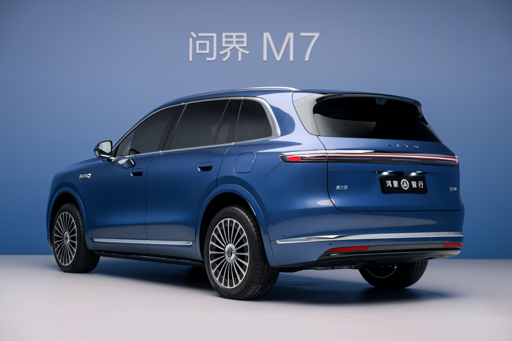 问界M7成35万级中大型SUV销冠，月销量超同级2至4名总和
