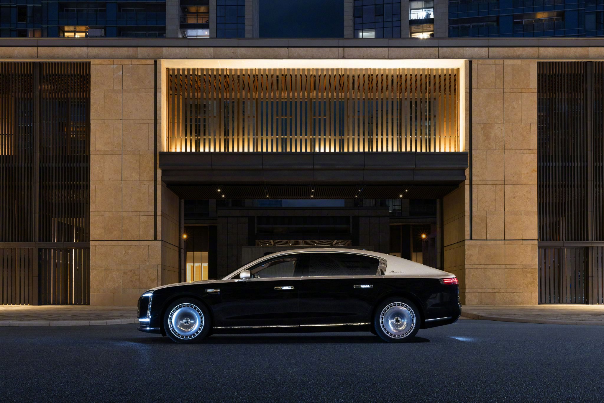 尊界2026年推六款新车，包括高定版及豪华MPV