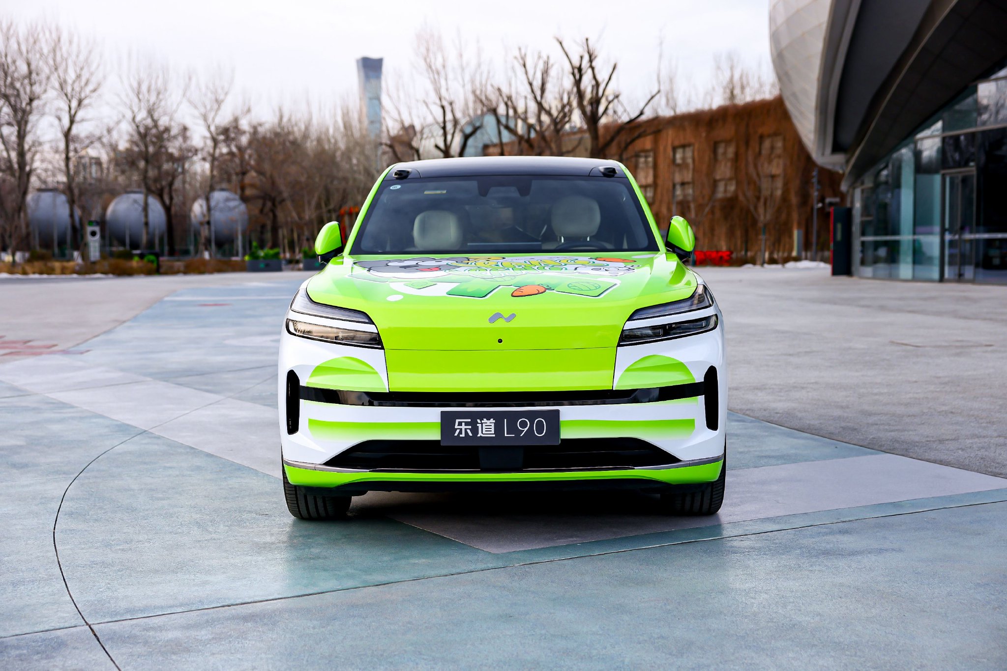 乐道L90大空间SUV护航漫展粉丝舒适回家
