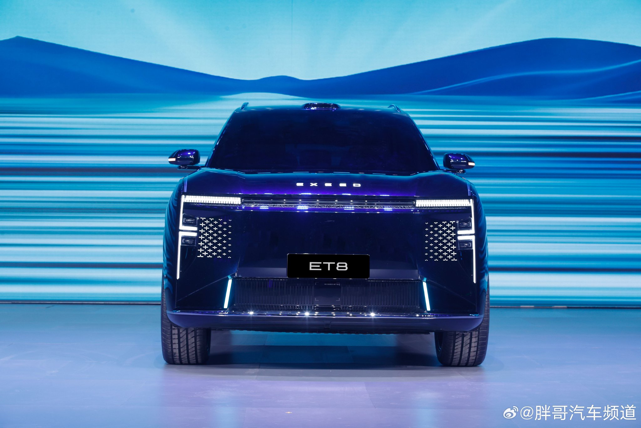 星途ET8升级家族设计，封闭格栅搭配隐藏门把手