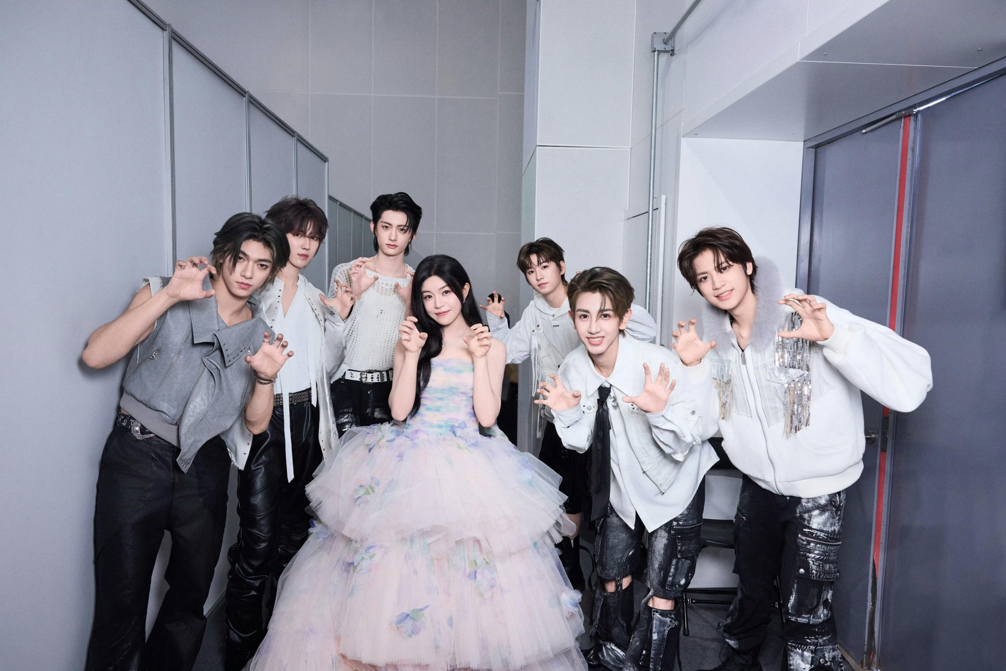 陈妍希称不能出国引热议