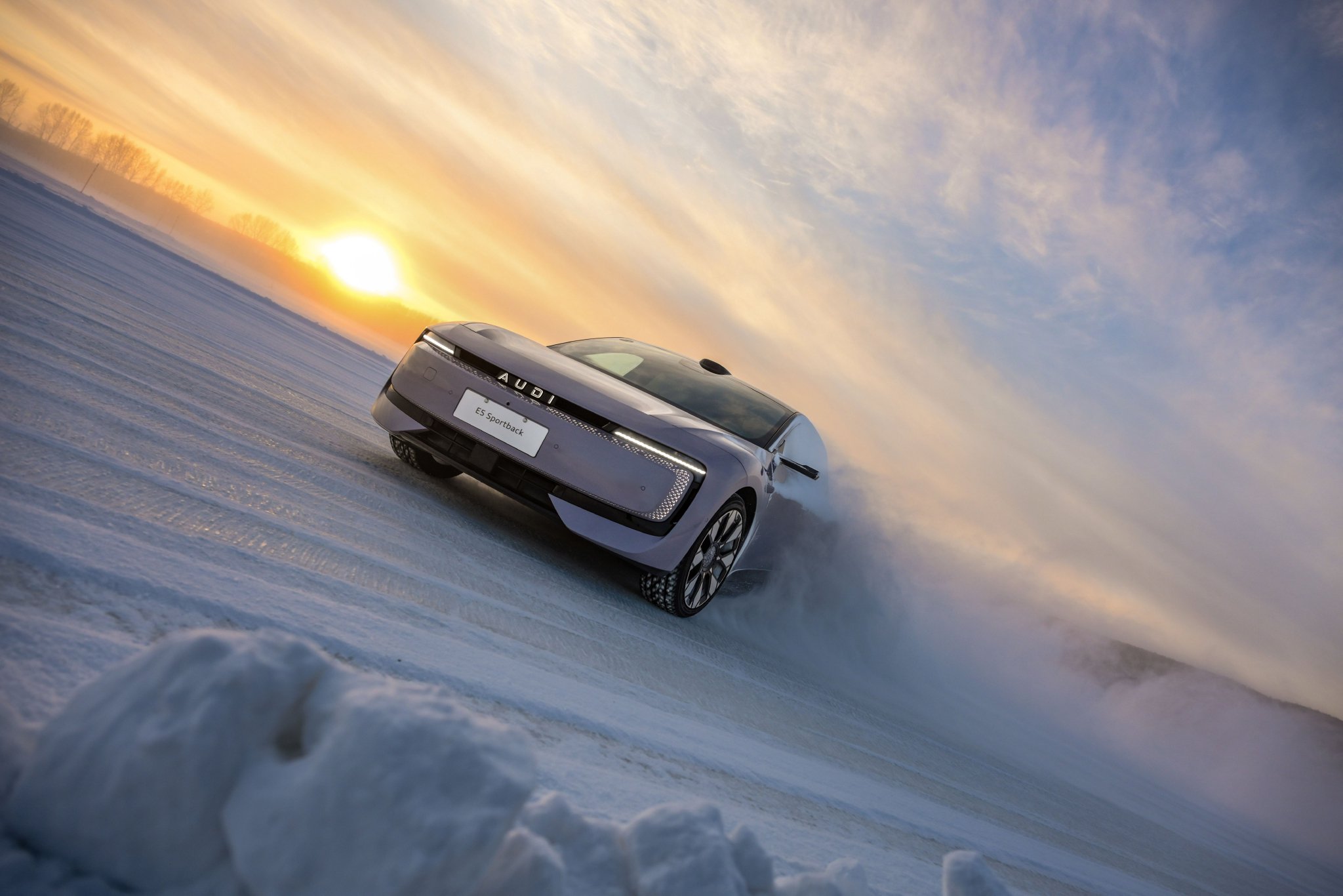 奥迪E5试驾开启多重好礼盲盒，满血quattro配激光雷达