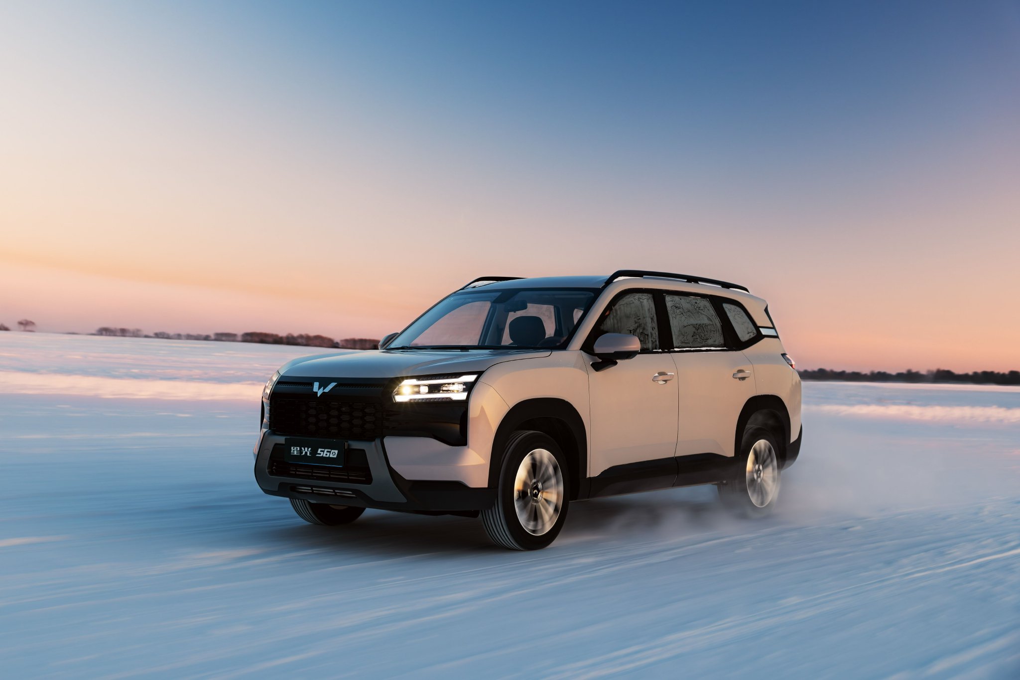 五菱星光560上市59800起，轴距2810mm续航1100km