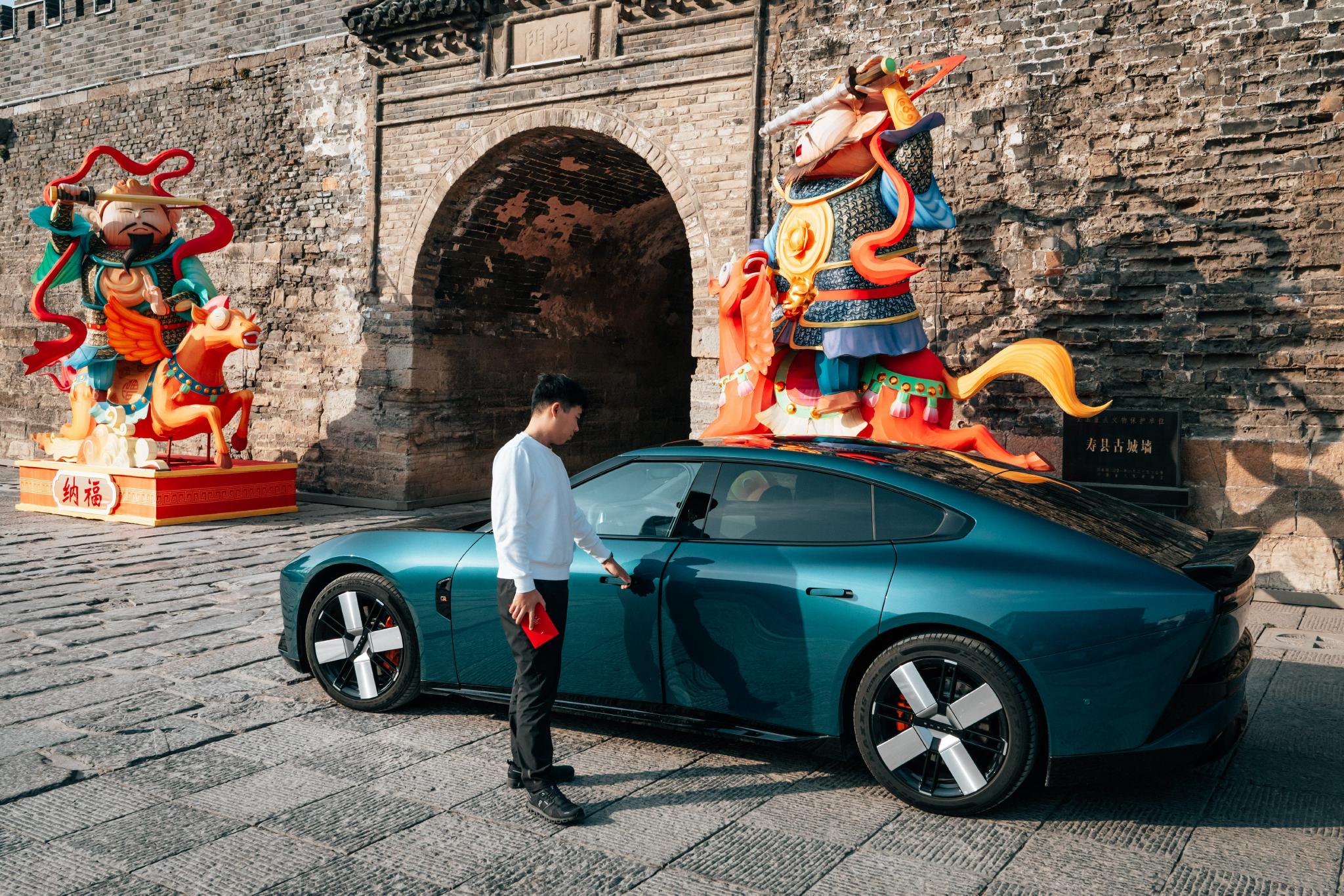 春节自驾小鹏P7游寿县古城，智驾轻松应对复杂路况