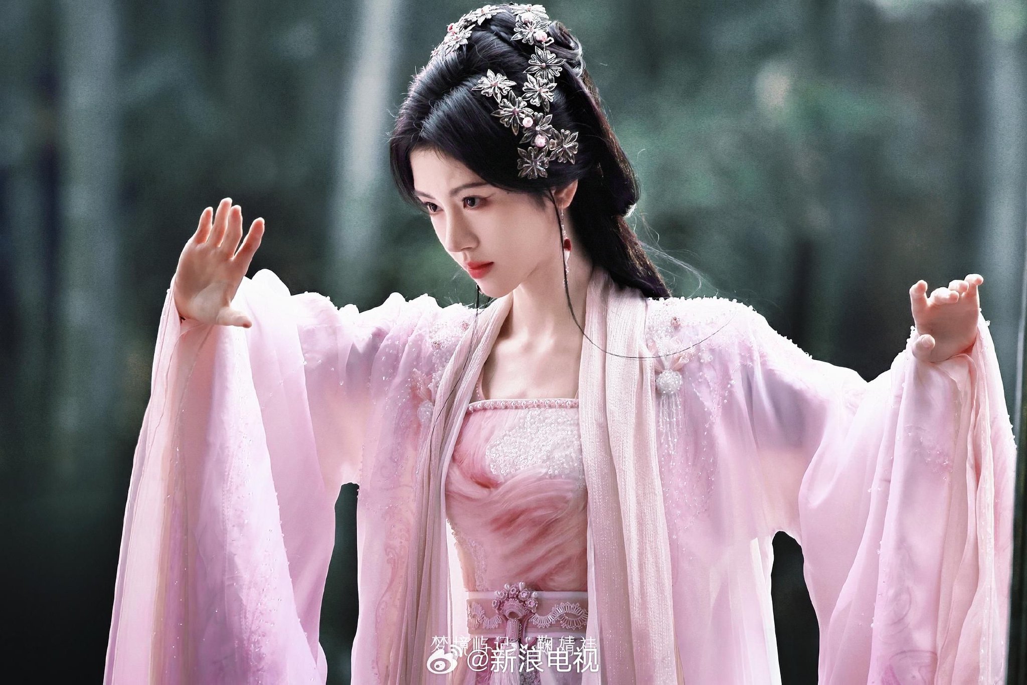 丝芭声明否认与鞠婧祎和解，合约纠纷仍在审理