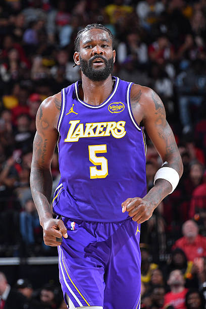 湖人再胜火箭艾顿表现亮眼