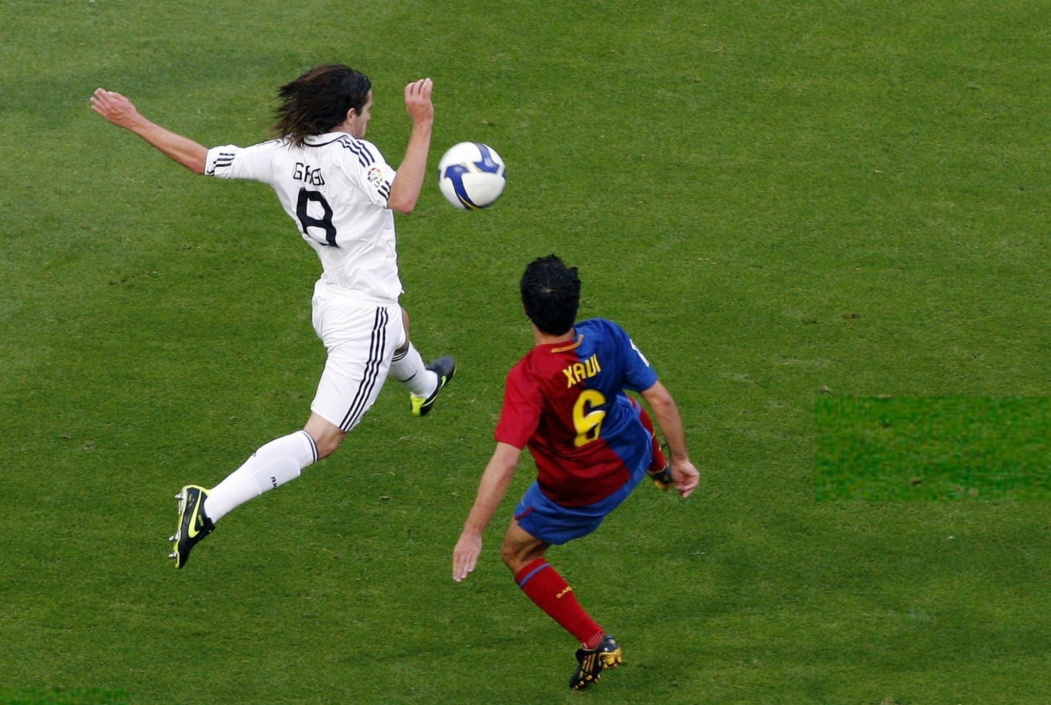 哈维4次助攻助巴萨力克皇马