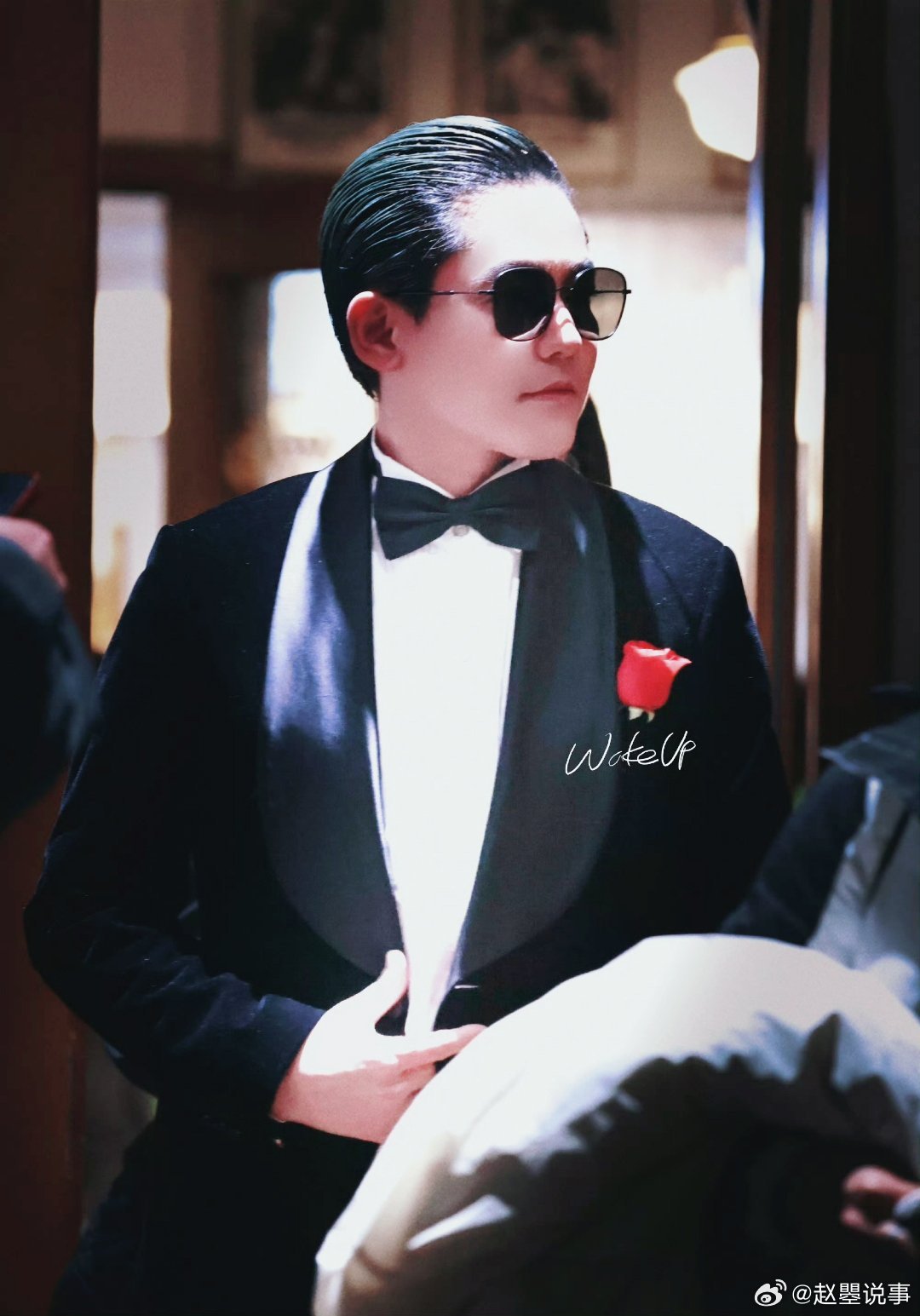 苏醒上海滩造型亮相新年组局路透