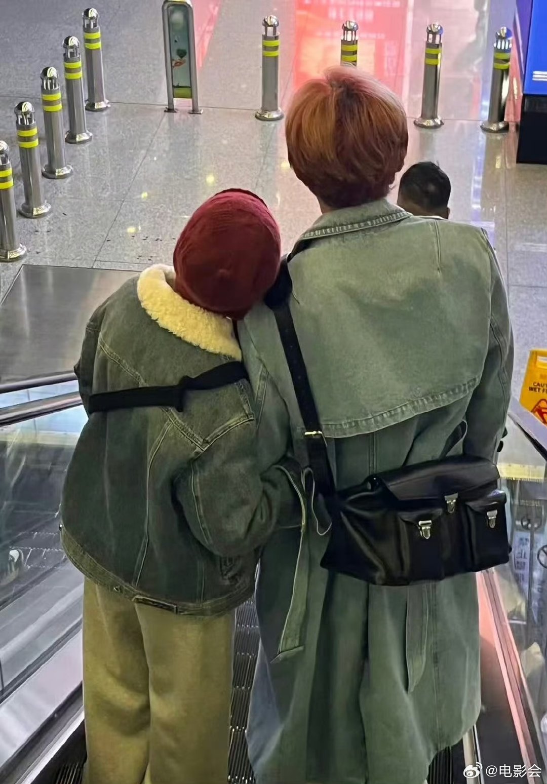 李荣浩杨丞琳北京同乘电梯甜蜜互动