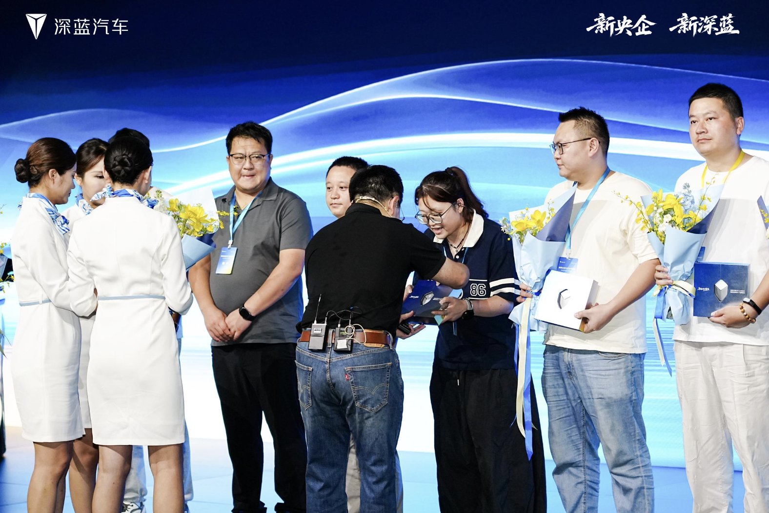 深蓝S07上市10天订单破2万台，15.69万起重塑智能豪华出行