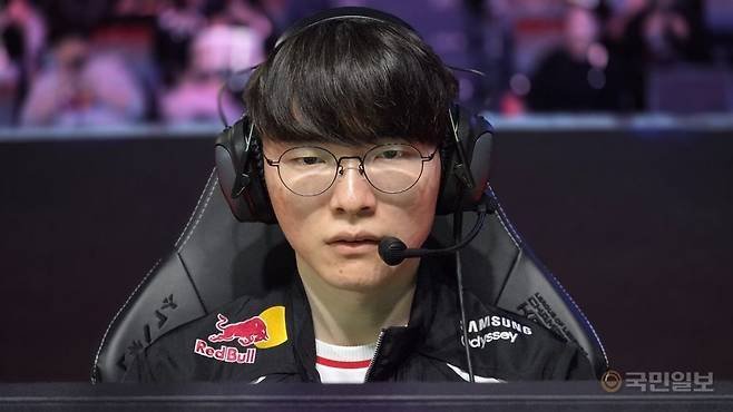 Faker欣慰Keria六千助攻,T1轻取NS剑指GEN
