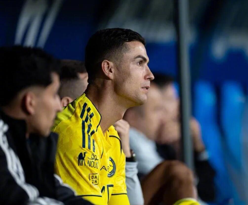 C罗伤情待X光结果，缺席训练备战尼姆