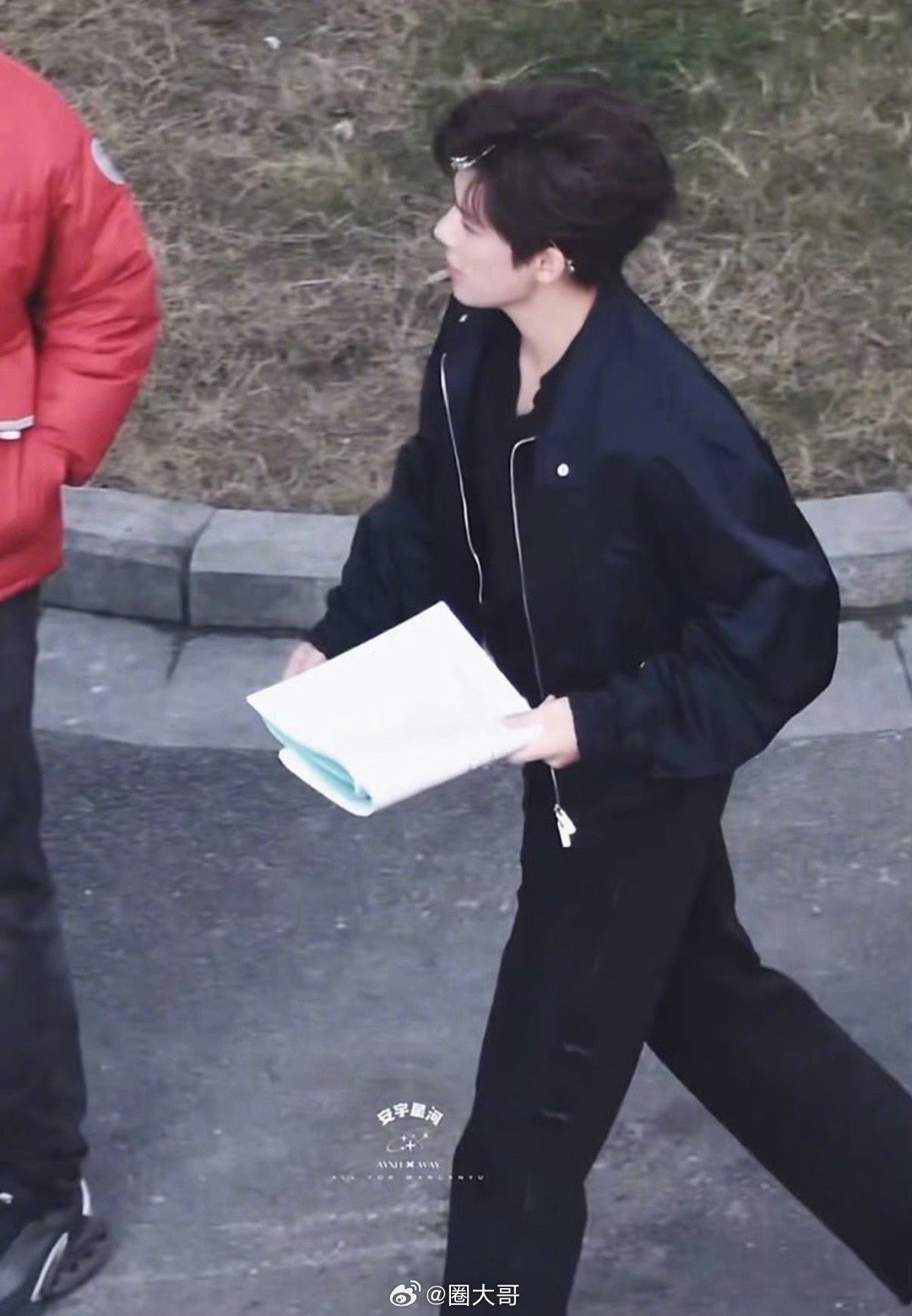 王安宇章若楠新剧《想把你和时间藏起来》片场路透曝光