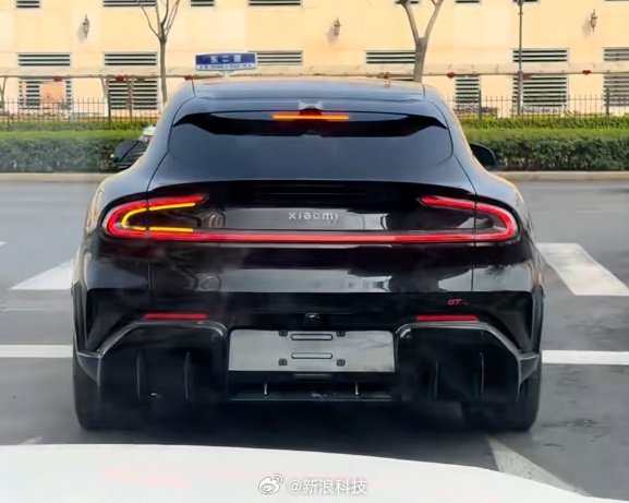 小米YU7GT实车曝光，尾灯扰流板全面升级