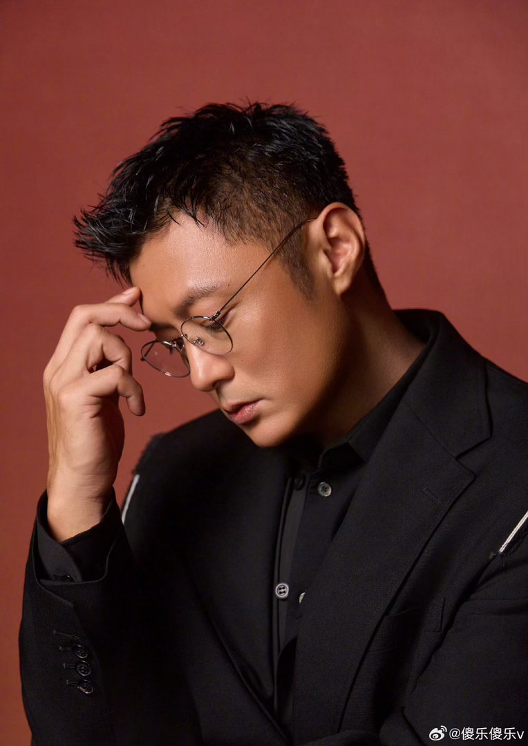 王阳余文乐双向互关，戏里警匪缠斗多年线下联动