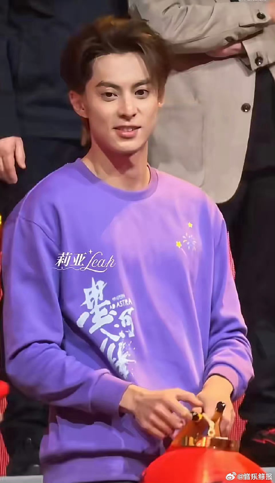 张艺谋赞许王鹤棣谦逊努力