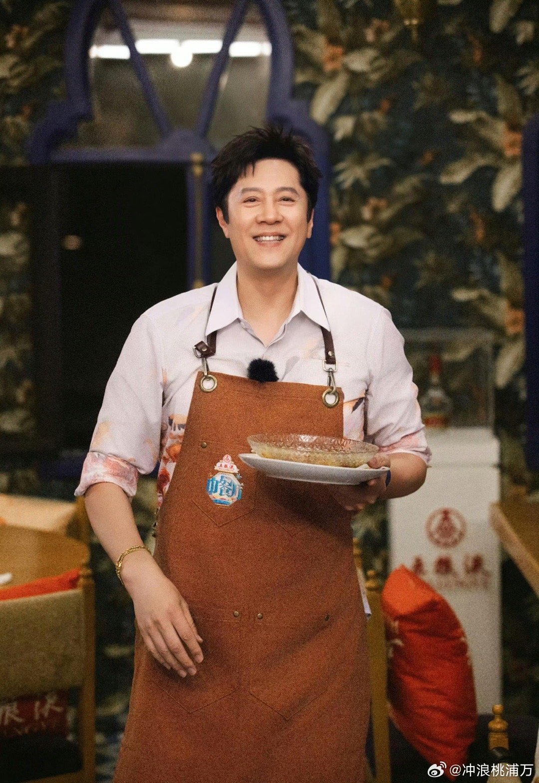 蔡国庆辽宁春晚送祝福，状态年轻获赞