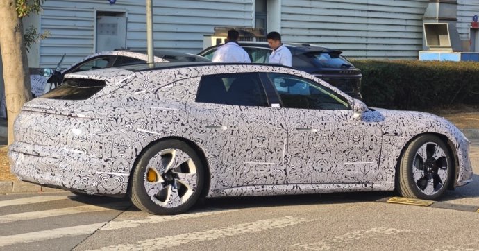 尚界Z7轿跑官宣引热议，旅行版猜测升温