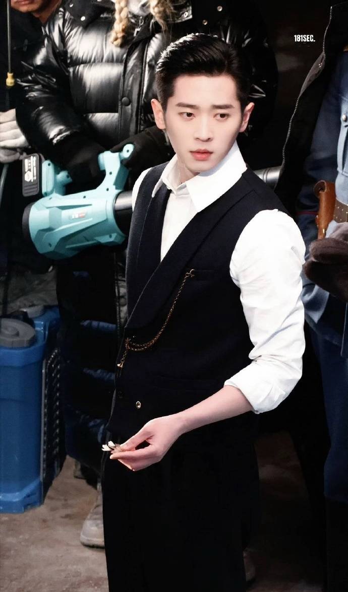 丞磊徐若晗新剧《玉簟秋》路透曝光