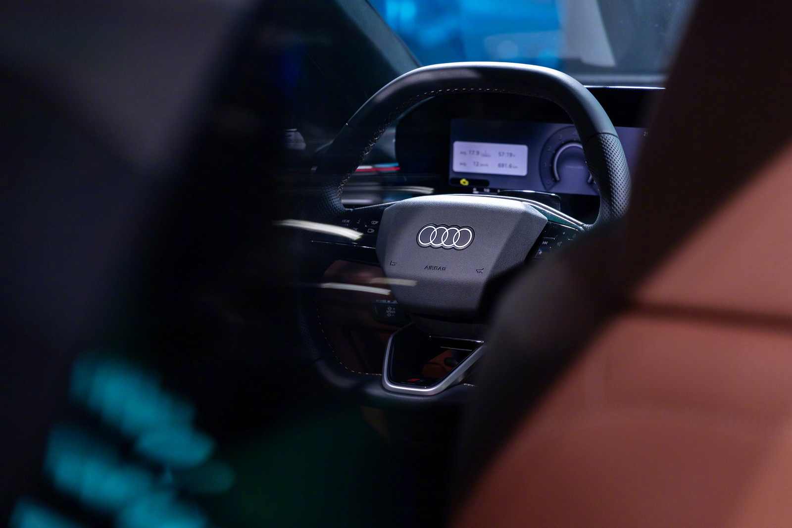 奥迪亮相设计深圳展，A5L数字座舱与氛围灯诠释科技生活融合