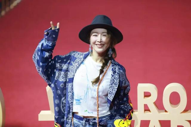 孙悦山东春晚再唱祝你平安，32年前低谷时与歌结缘