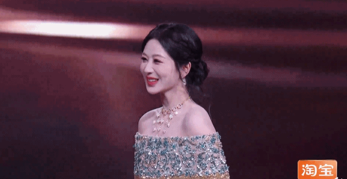 雷佳音杨紫获微博年度口碑演员荣誉，王长田见证