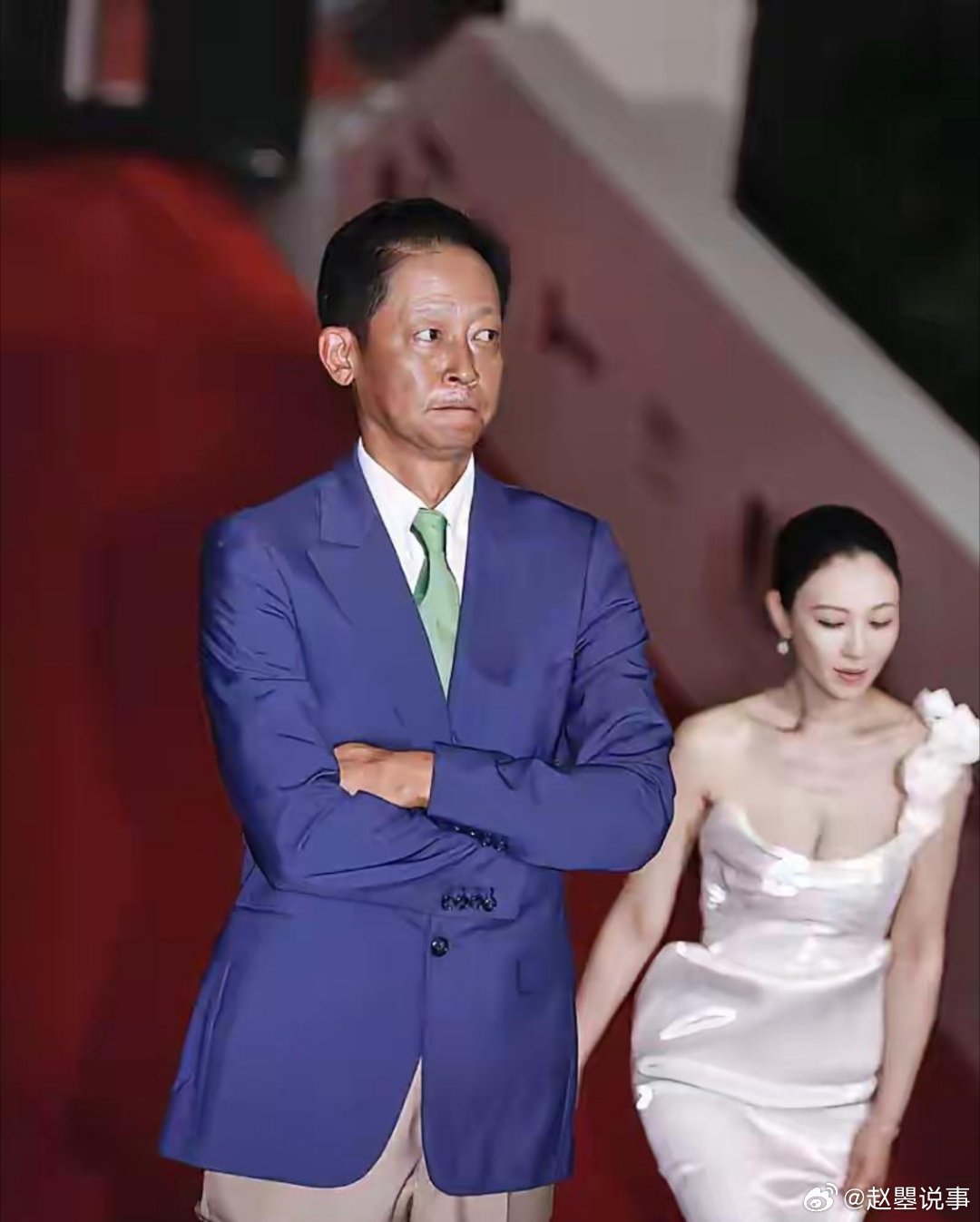 王志文李小冉红毯零互动引热议