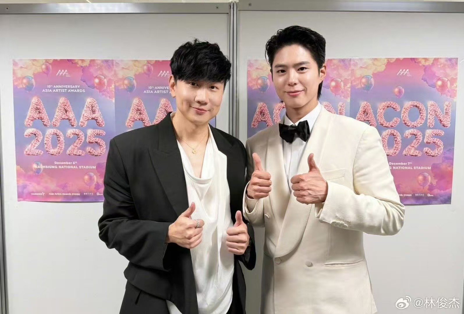 林俊杰感谢AAA颁奖礼晒合影