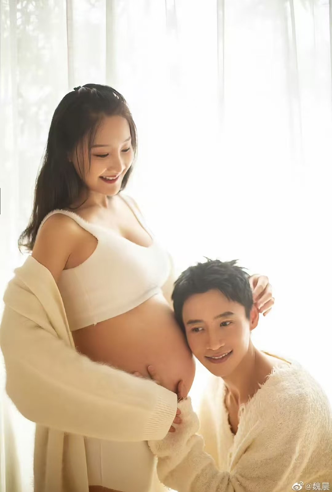 魏晨与妻子结束多年爱情长跑