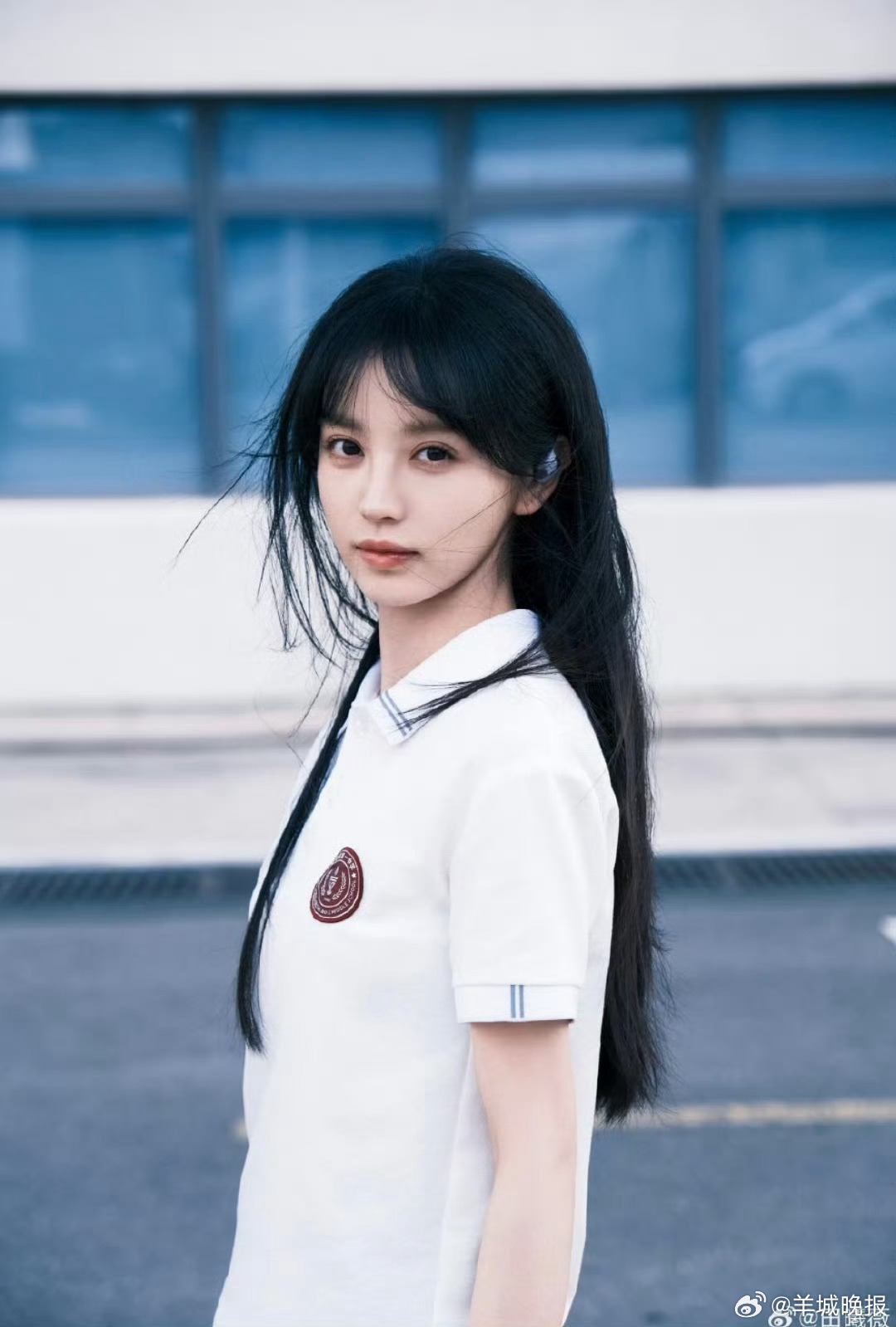 众女星校服造型盘点，谁穿白衬衫最青春