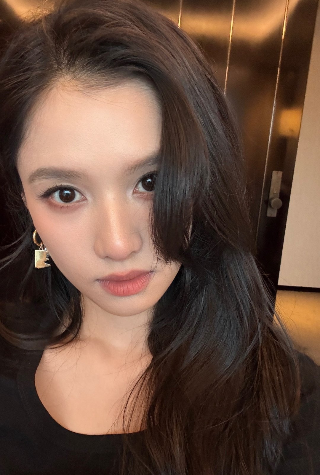 张婧仪超话美照引热议，网友赞其头像适配度高