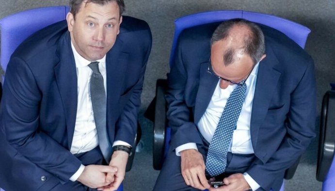 德铁采购200辆中国电动巴士引财长不满