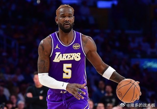 艾顿因右膝酸痛缺席对阵独行侠比赛