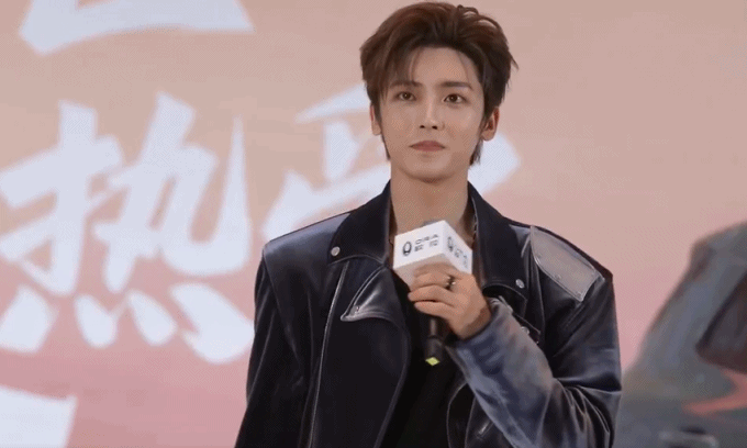 侯明昊与粉丝双向治愈,应援车藏满真心细节