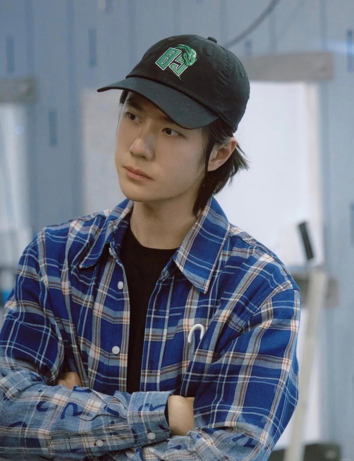 王一博周也等16位明星示范格子衫穿搭