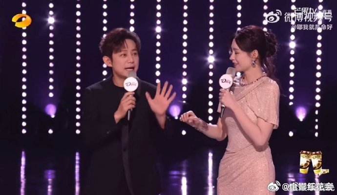 何炅直播强调非重播，沈梦辰接梗互动