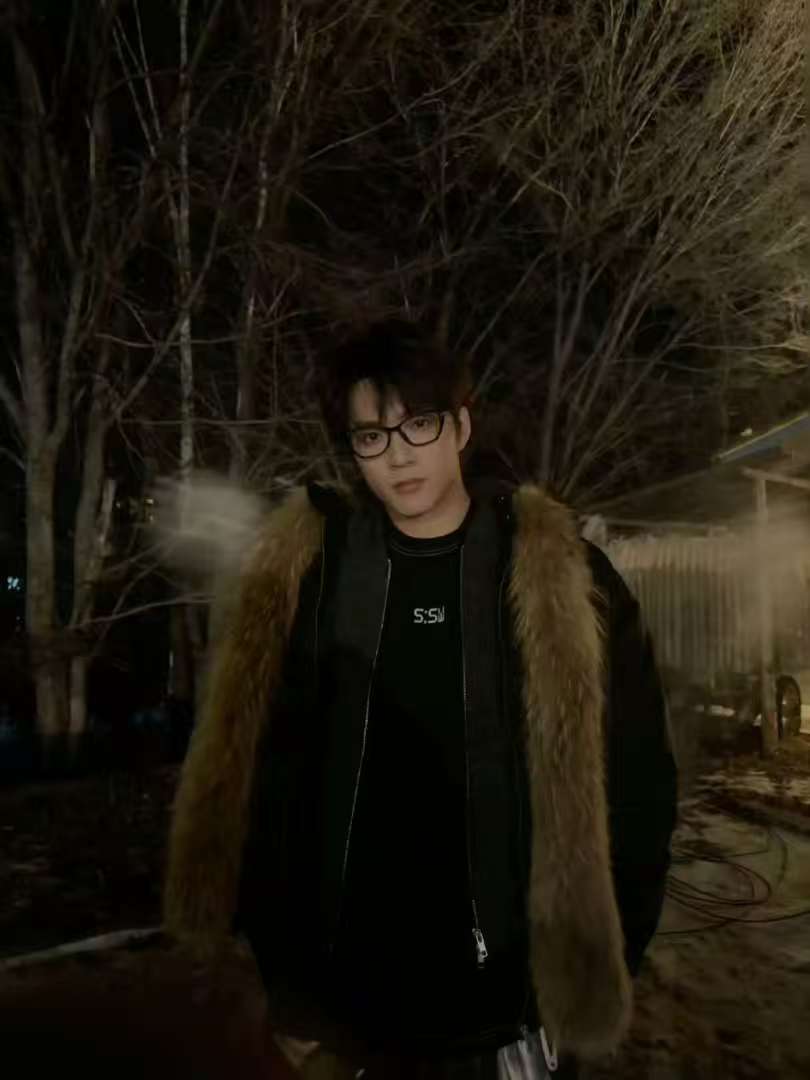 刘耀文回应时代少年团模仿自己45度动作