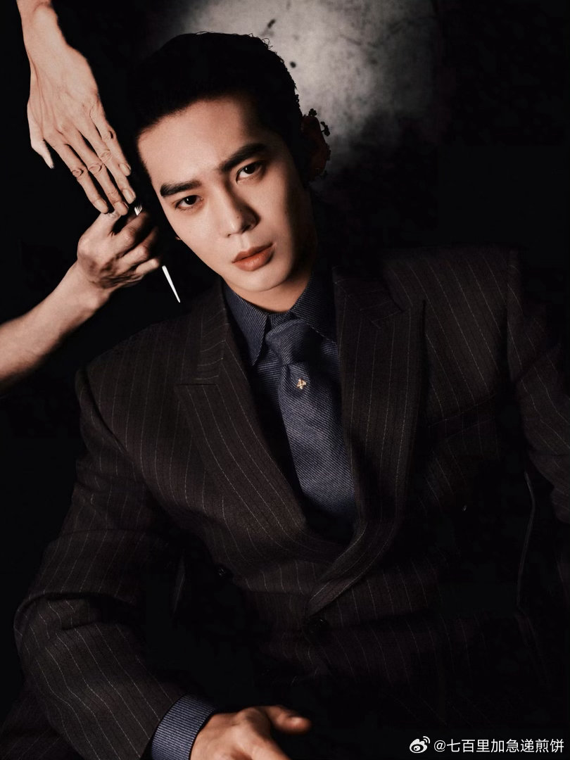 于适亮相vogue Hk活动造型神似浴血黑帮