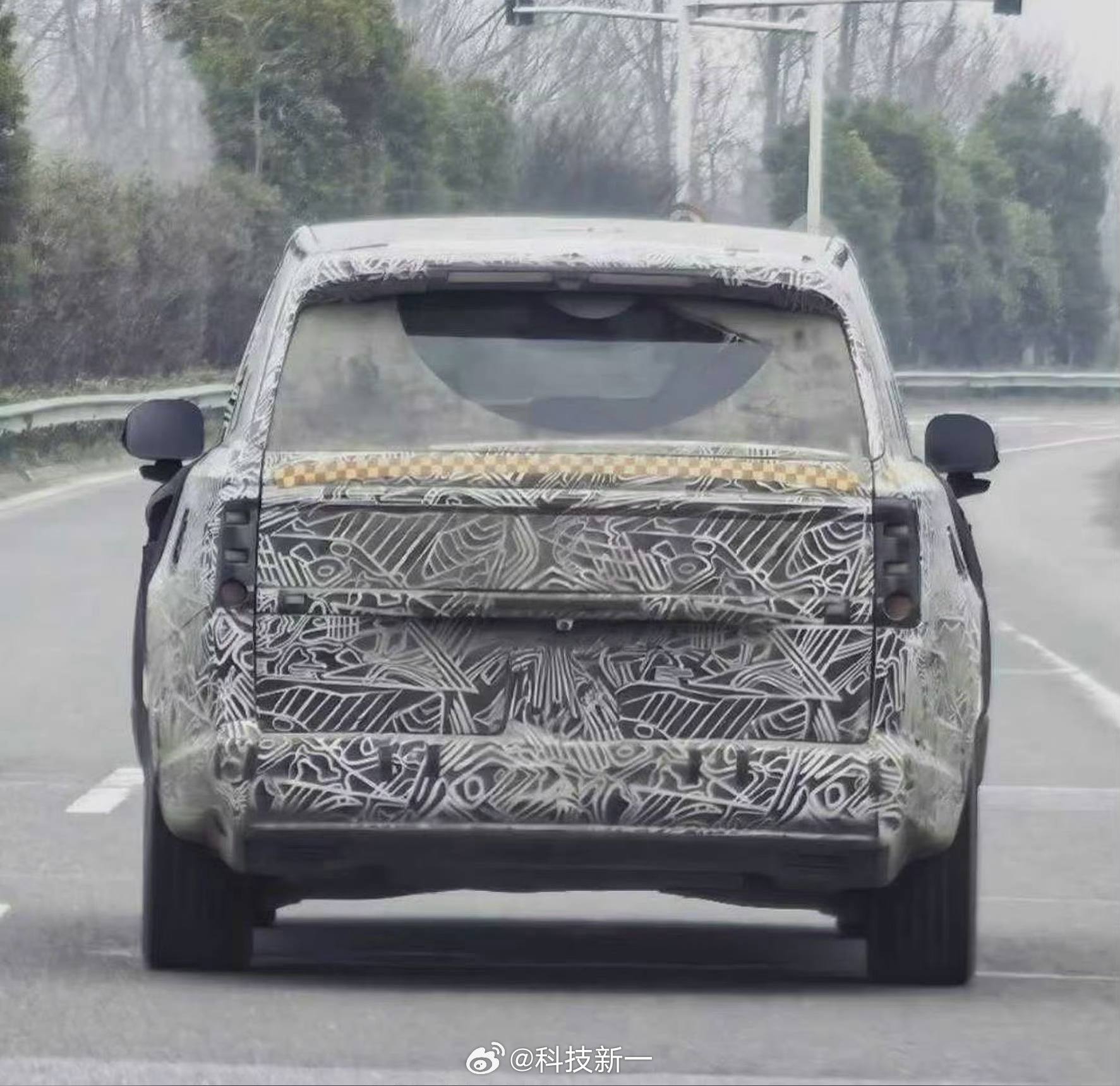 小米YU9曝光，对标理想L9问界M9