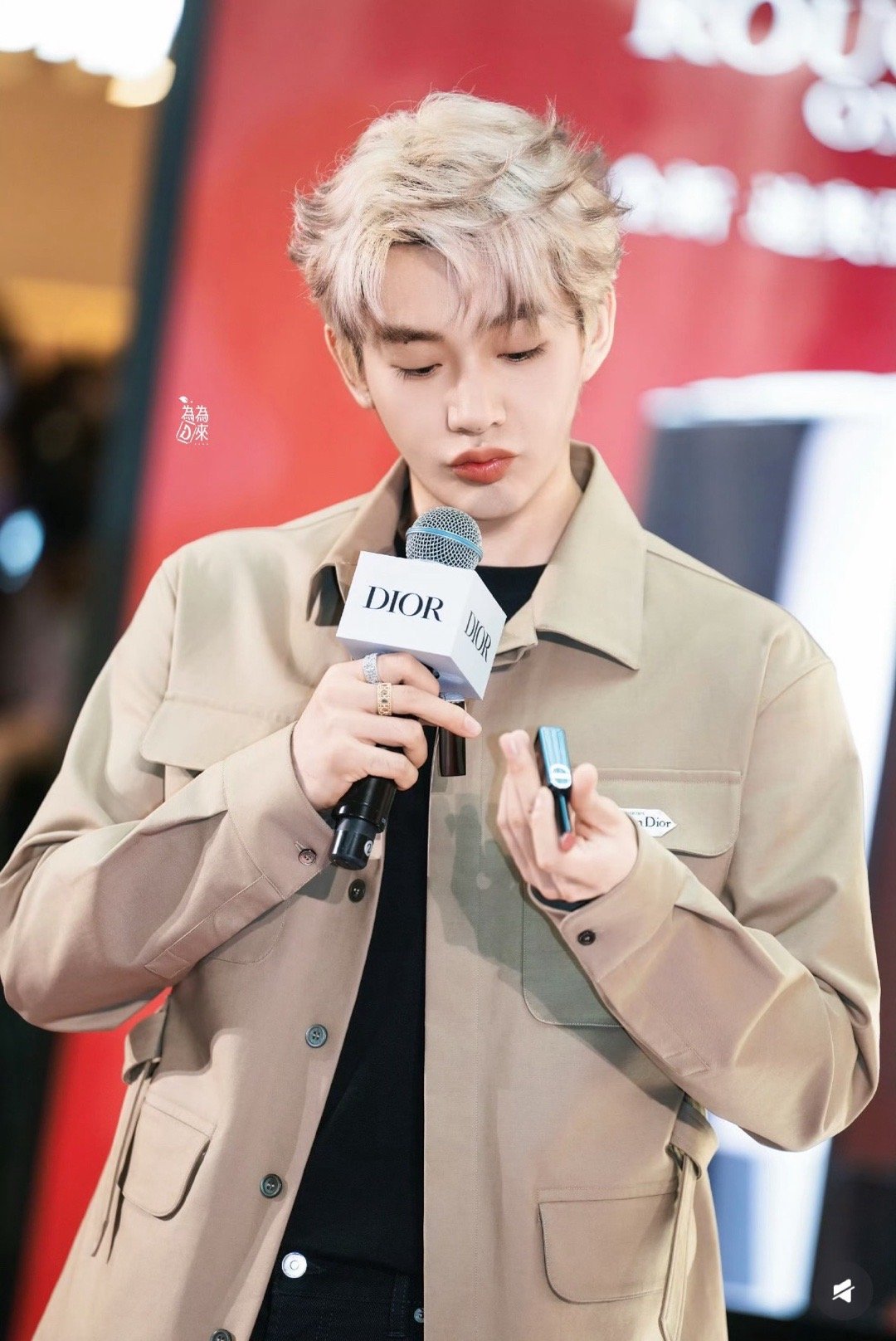 邓为张凌赫等15位明星嘟嘴萌图合集