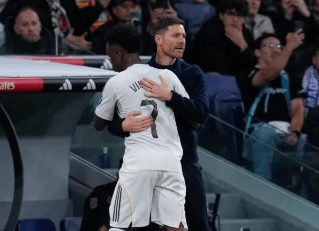 皇马2-0胜塞维利亚表现遭批，阿隆索孤立维尼修斯博弈引热议