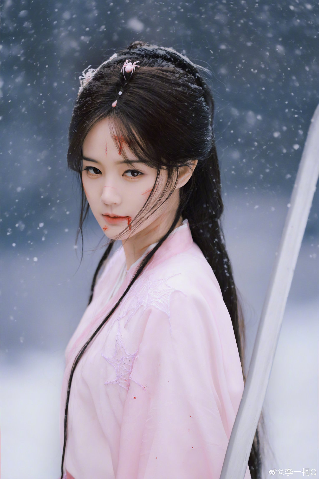 李一桐天地剑心战损剧照曝光，清瞳万箭穿心名场面今晚播出