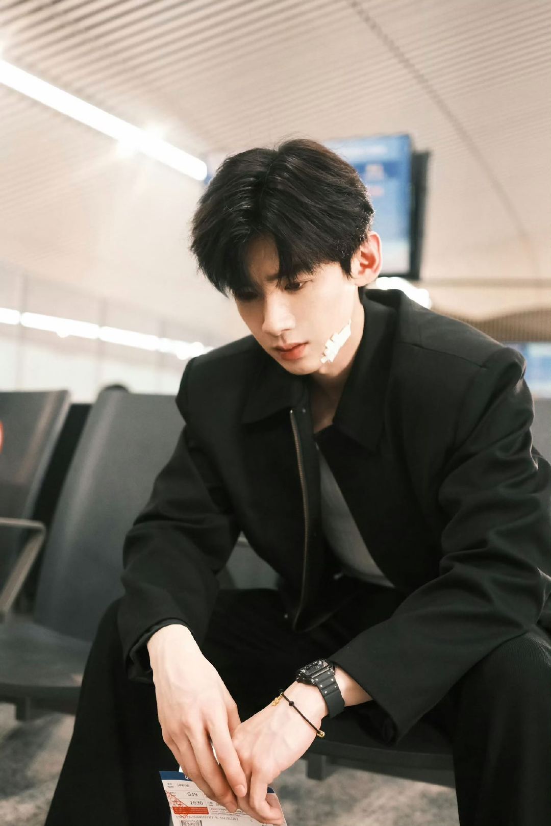 白敬亭谈30岁心态转变，真诚回应获赞