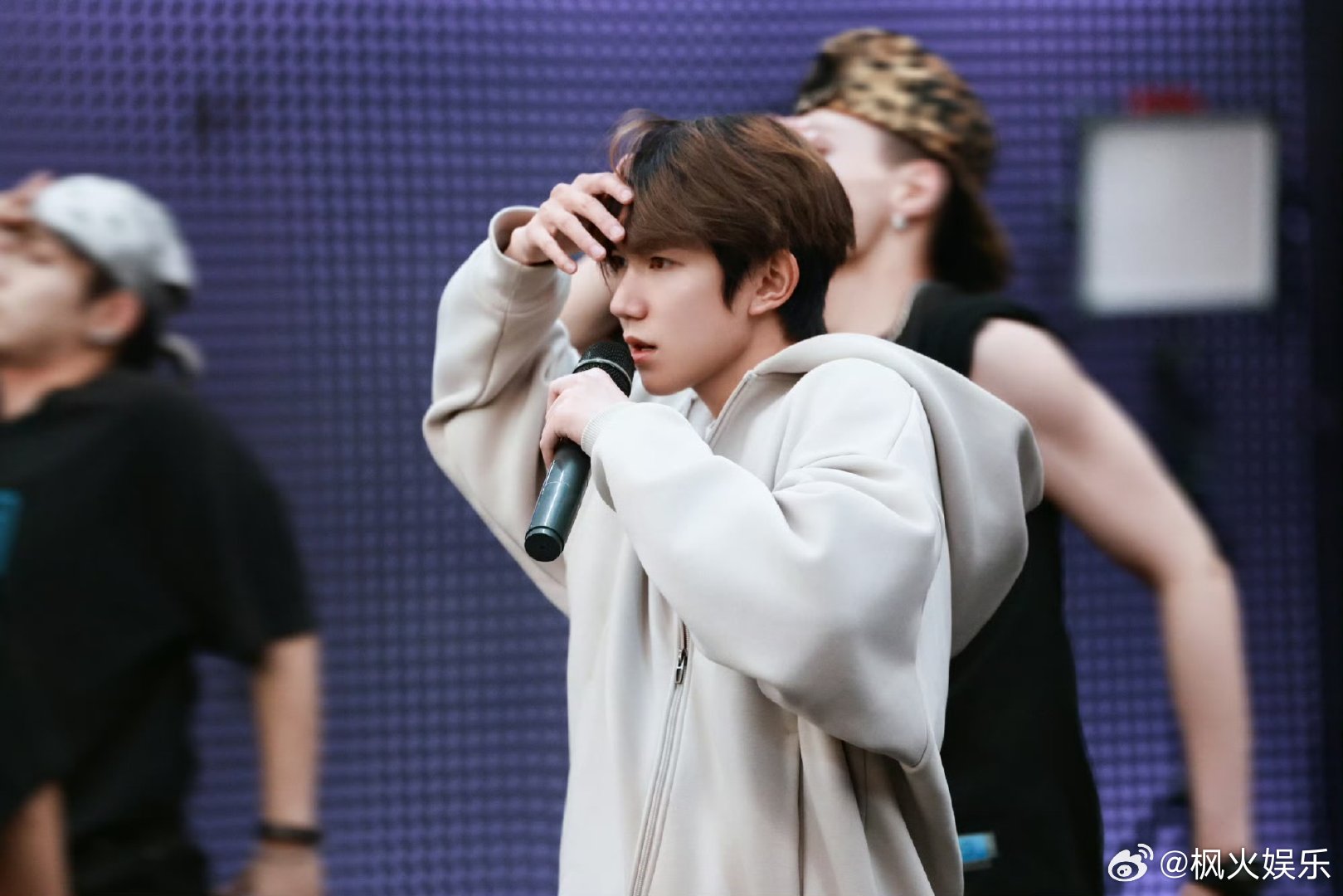 王源跨年演唱会舞蹈排练照曝光