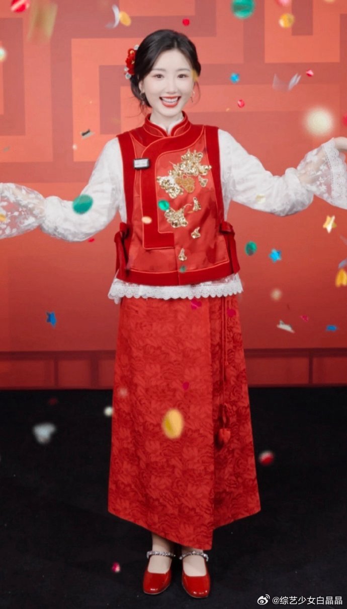 毛晓彤义乌春晚唱民谣年味浓