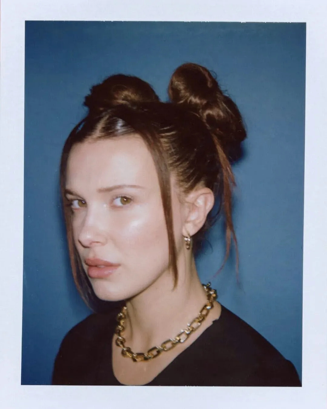 《怪奇物语》主演为纽约时报拍摄拍立得照片