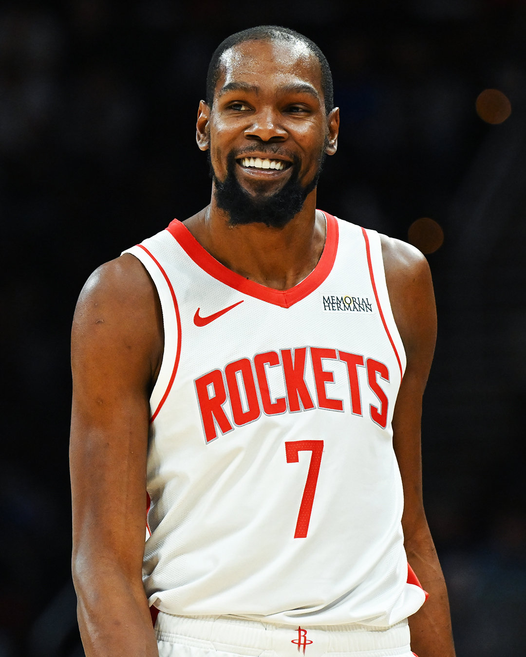 当杜兰特迈入助攻5000俱乐部，他距离历史最全面的锋线王者还有多远？